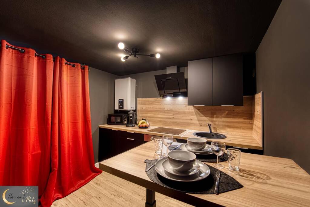 Apartment La Noire Au Coeur De *